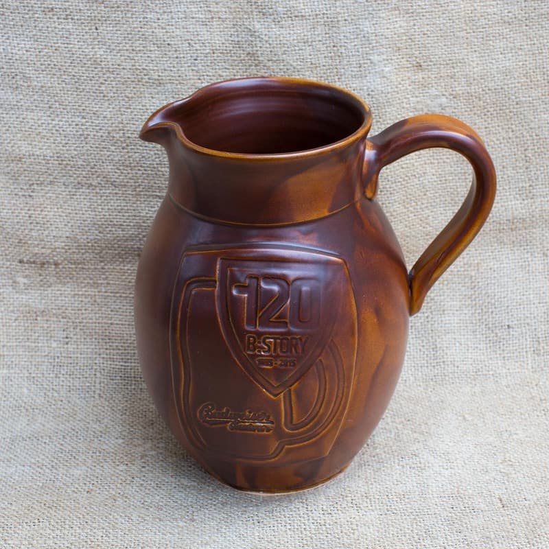 keramika s logem firmy