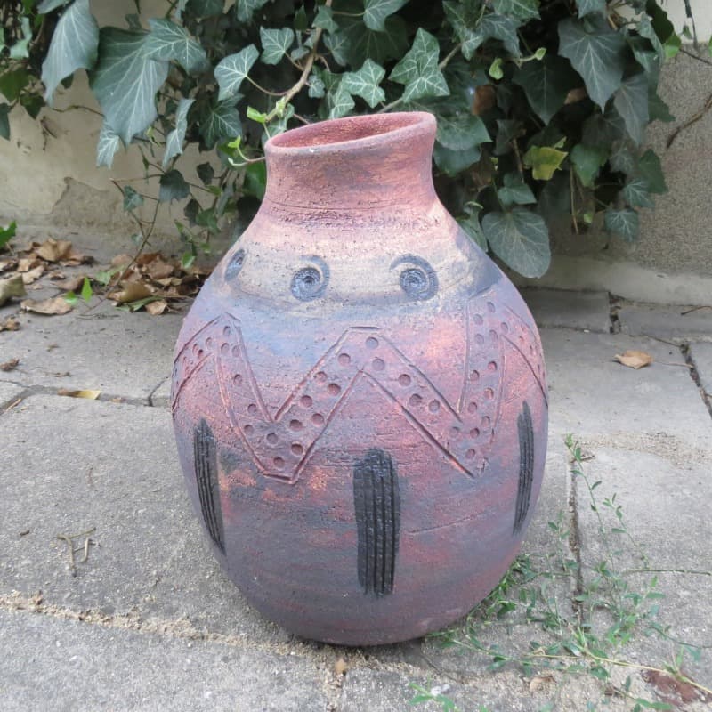 keramické nádoby v africkém stylu